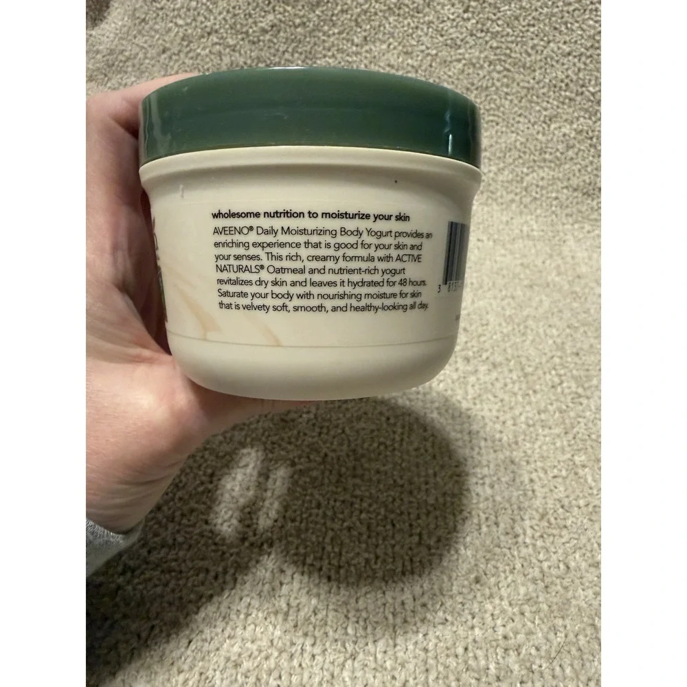 Aveeno Active Naturals Daily Moisturizing Body Yogurt Vanilla & Oats Lotion 7 oz